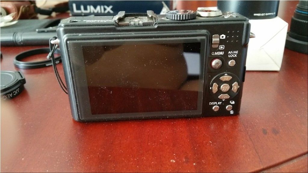Cần bán Dell N7447, Panasonic Lumix LX3, Sharp SH01B ++SBH20(tặng kèm) - 3