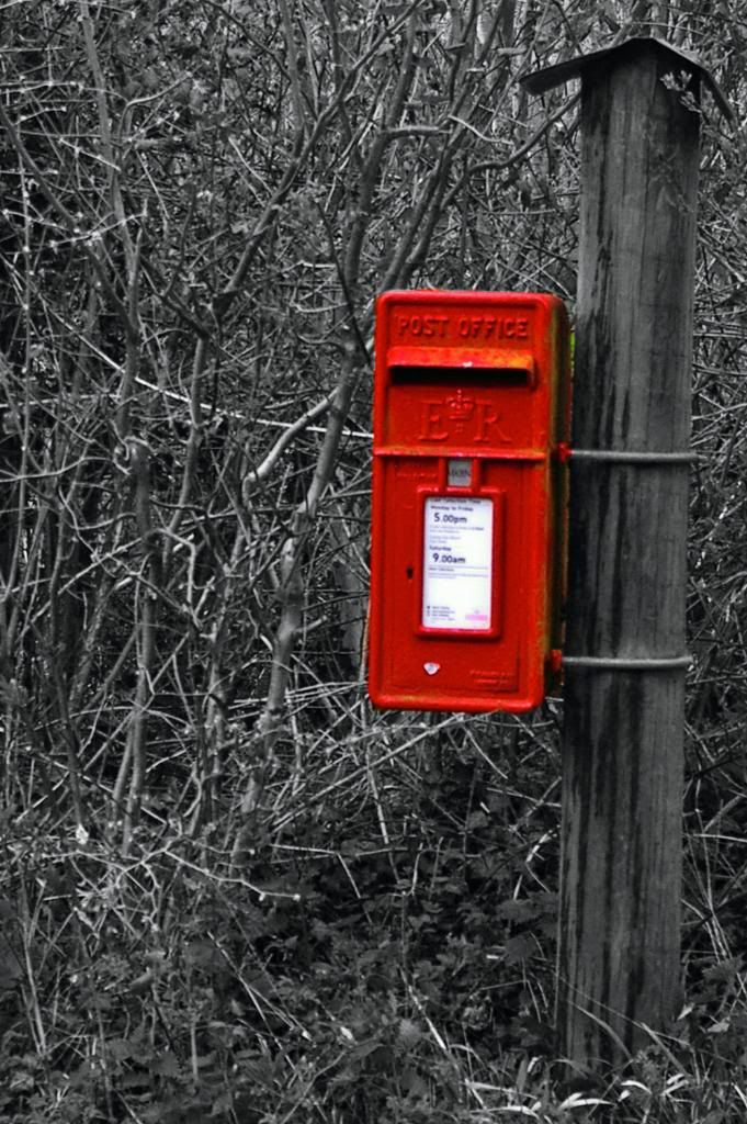 postbox photo: Red Postbox Red_postbox_by_Agzy.jpg